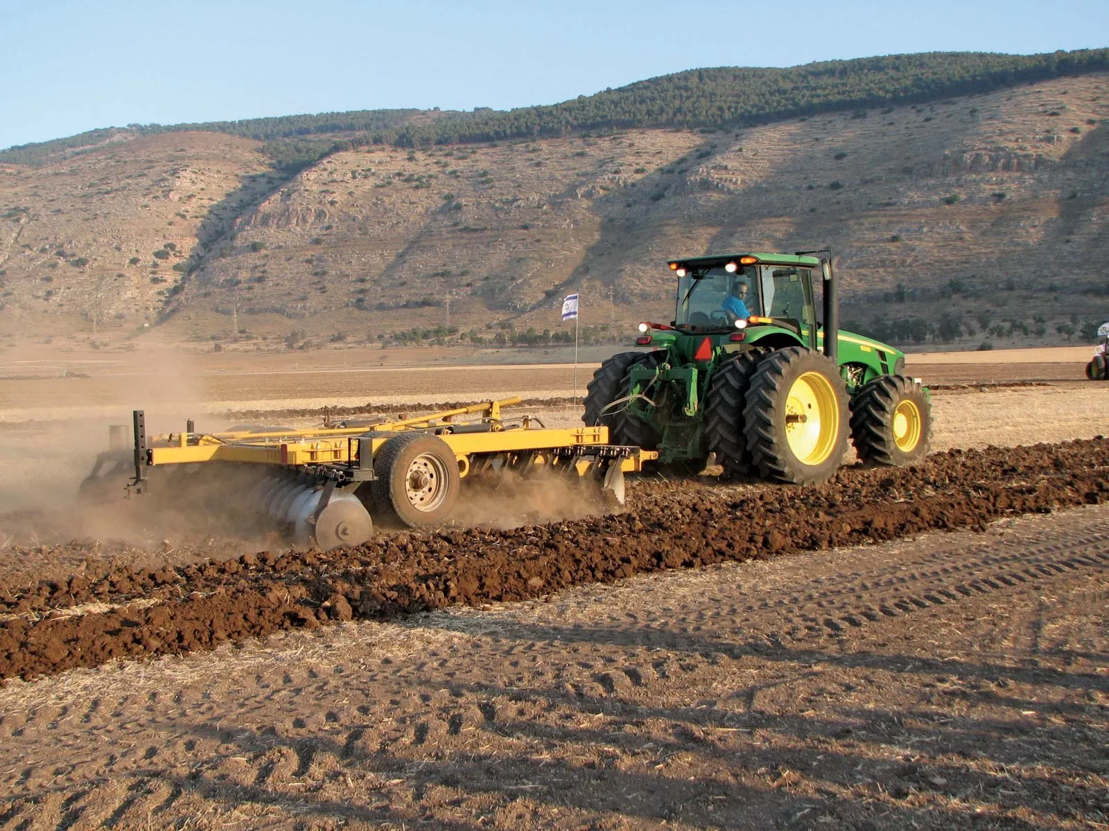 tractor-disc-harrow-Israel-agriculture